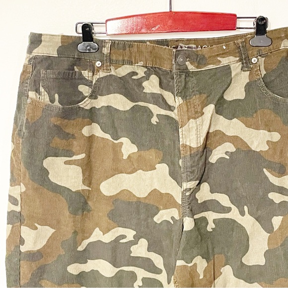 American Eagle Plus Sz 22 Green High Rise Corduroy Camo Mom Jeans‎ Super Stretch - Picture 2 of 5